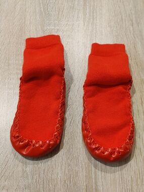Hanna Andersson Bright Red Moccasin-Style Slipper Socks Size 5-7